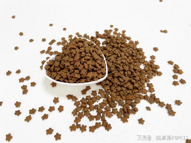 九游体育：福派斯三文鱼猫粮猫咪的星级美食！(图3)